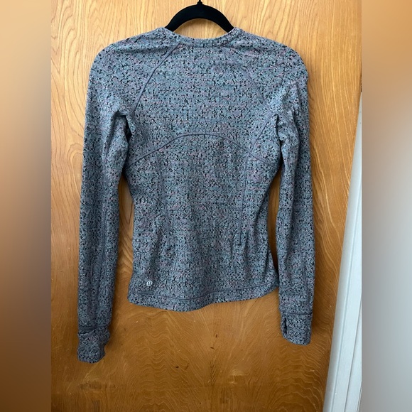 LULULEMON Runderful Long Sleeve 4 - Picture 12 of 13